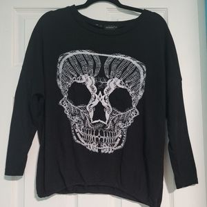 Black long sleeve shirt with skull